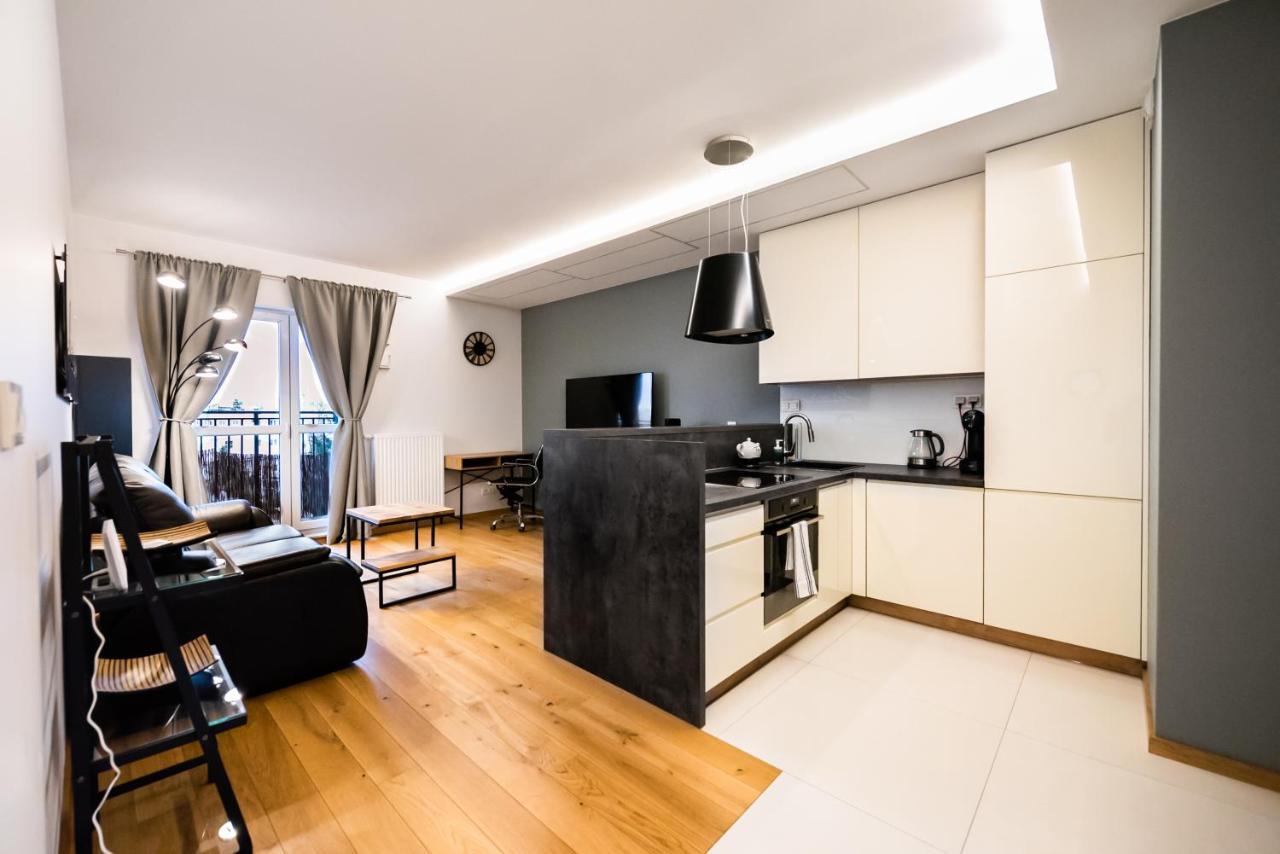 Bakalarska Modern Apartment Warschau Buitenkant foto
